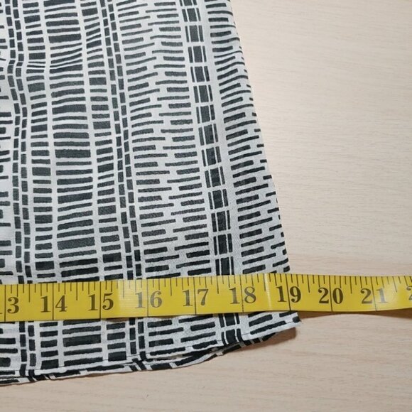 BANANA REPUBLIC Black and white gathered pleated neckline camisole - Picture 8 of 10